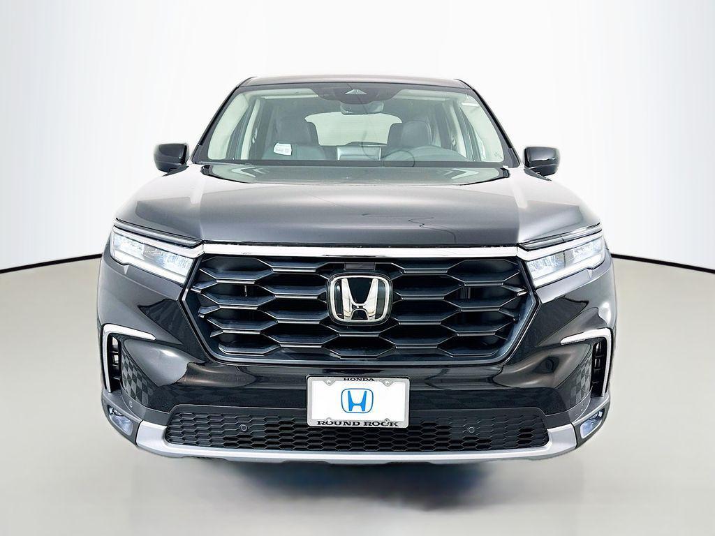 new 2025 Honda Pilot car, priced at $45,725