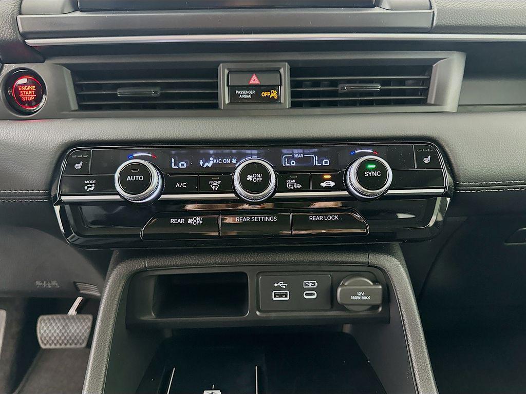 new 2025 Honda Pilot car, priced at $45,725