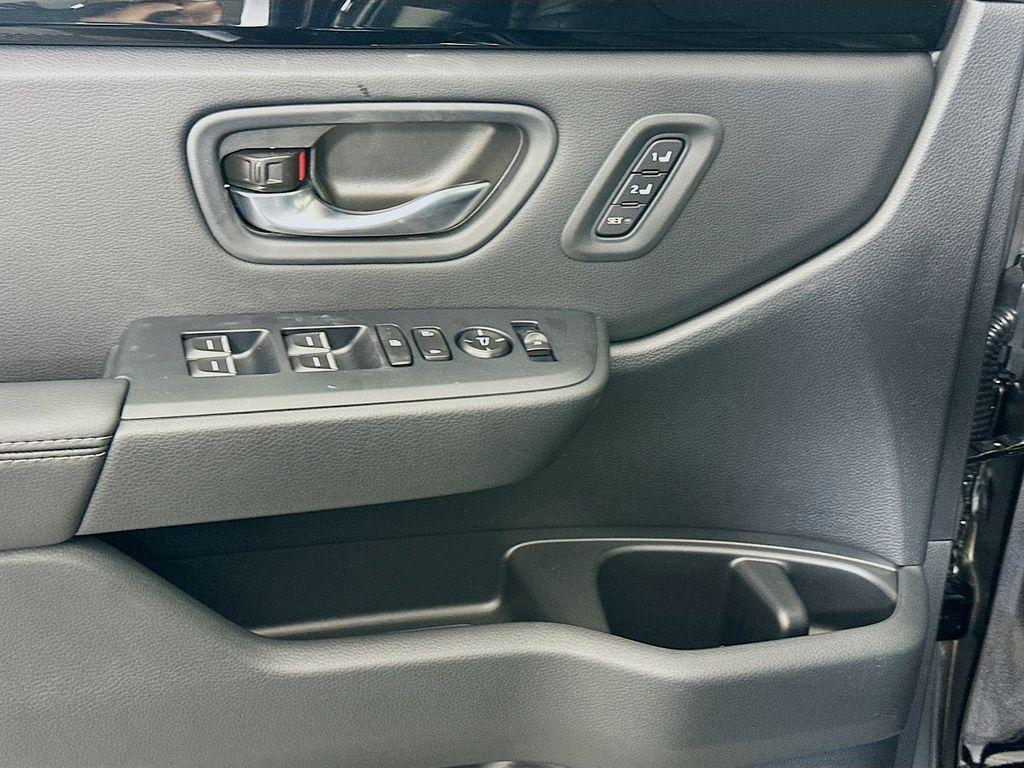 new 2025 Honda Pilot car, priced at $45,725