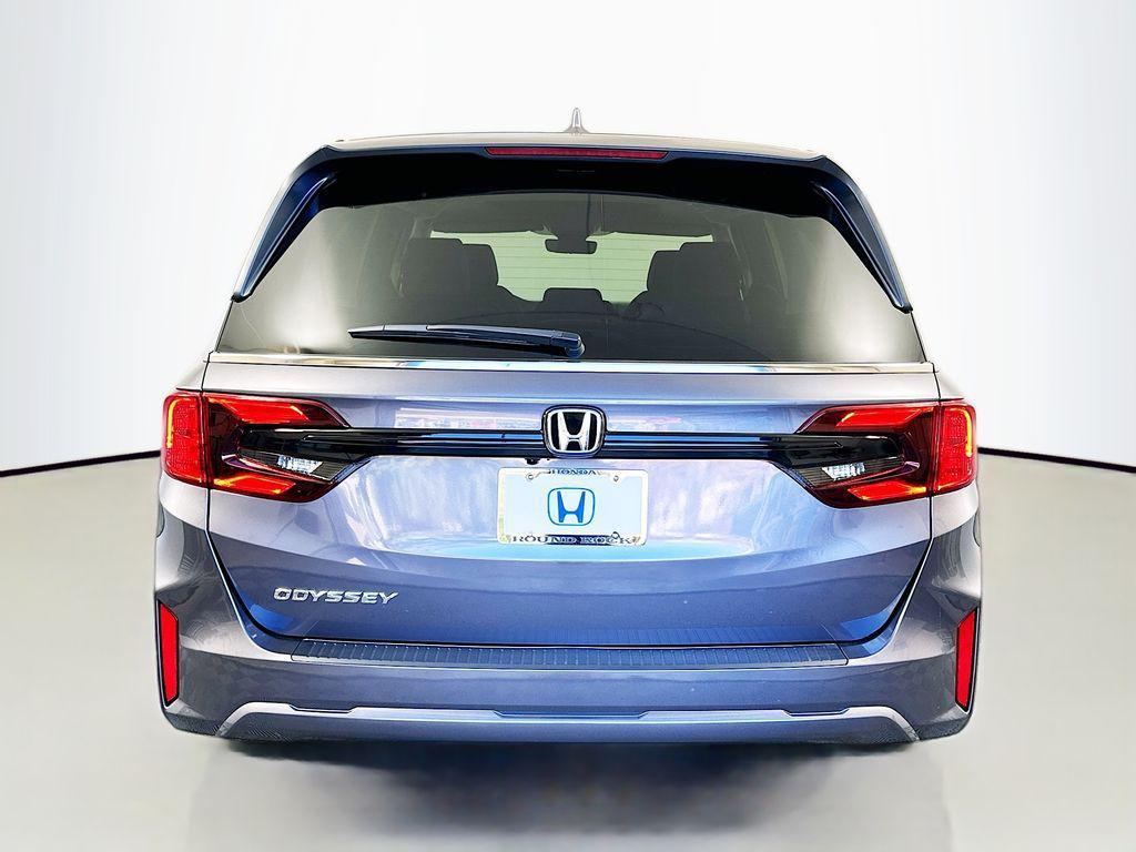 new 2026 Honda Odyssey car, priced at $44,290