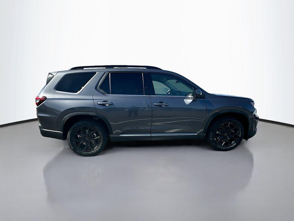 new 2025 Honda Pilot car, priced at $52,950