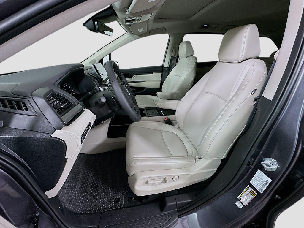 new 2026 Honda Odyssey car, priced at $44,290