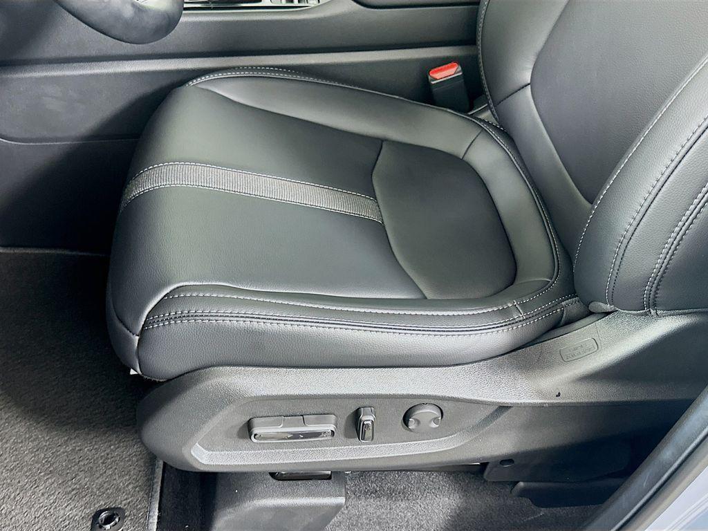 new 2025 Honda Pilot car, priced at $49,450