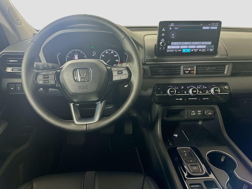 new 2025 Honda Pilot car, priced at $49,450