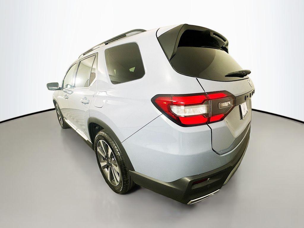 new 2025 Honda Pilot car, priced at $49,450