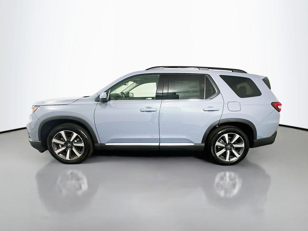new 2025 Honda Pilot car, priced at $49,450