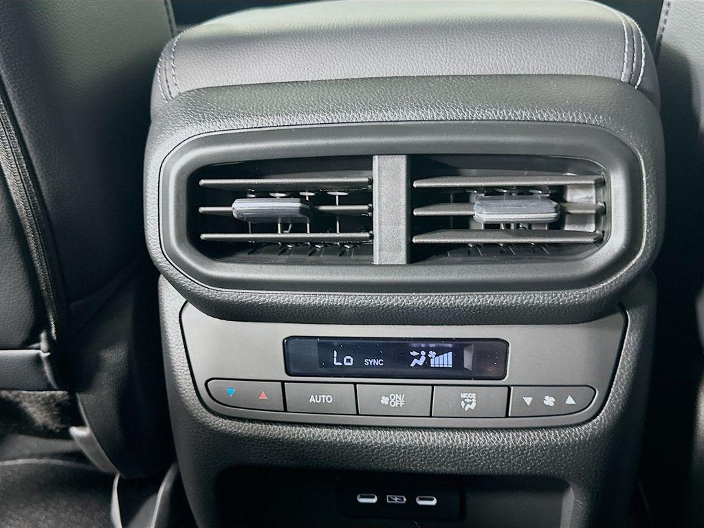 new 2025 Honda Pilot car, priced at $49,450