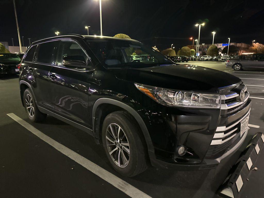 used 2019 Toyota Highlander car, priced at $26,500