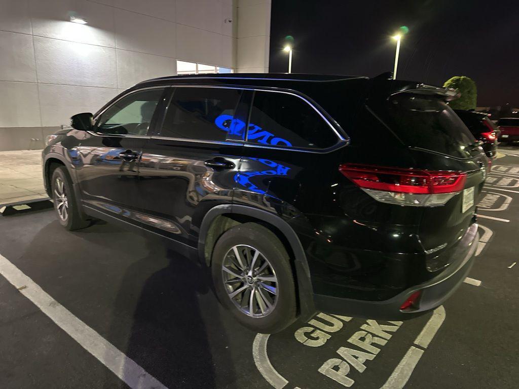 used 2019 Toyota Highlander car, priced at $26,500