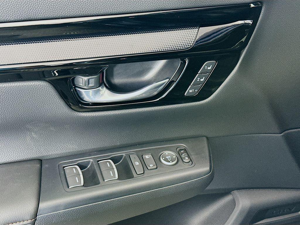 new 2026 Honda CR-V Hybrid car, priced at $43,700