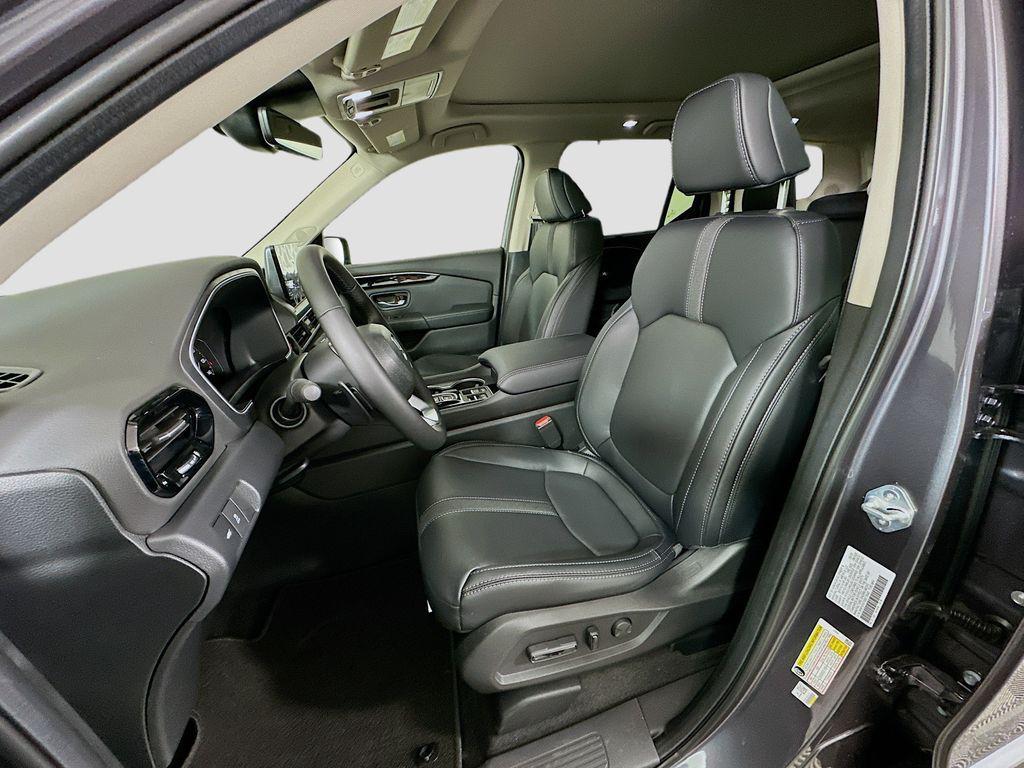 new 2025 Honda Pilot car, priced at $52,995