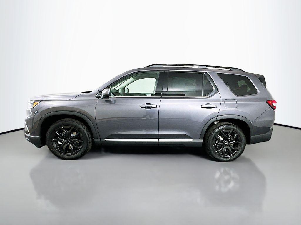 new 2025 Honda Pilot car, priced at $52,995