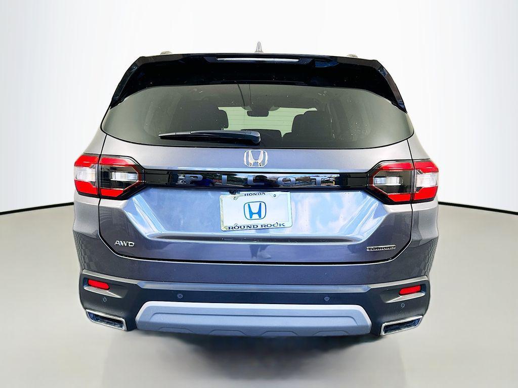 new 2025 Honda Pilot car, priced at $52,995