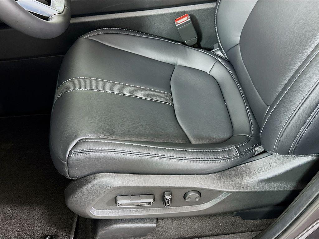 new 2025 Honda Pilot car, priced at $52,995