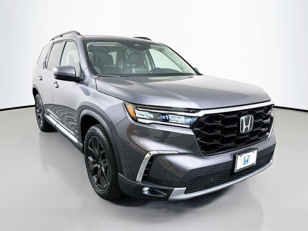 new 2025 Honda Pilot car, priced at $52,995