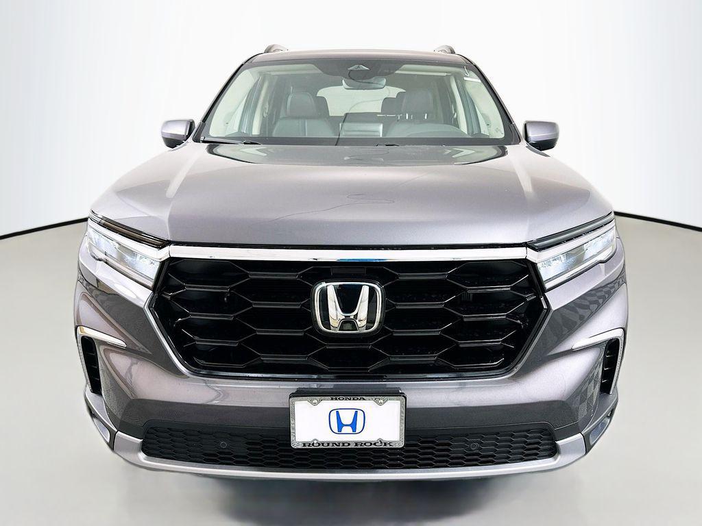 new 2025 Honda Pilot car, priced at $52,995