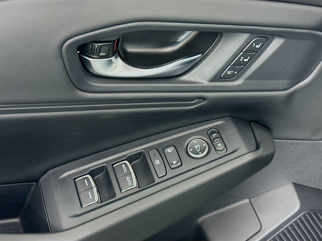 new 2025 Honda Accord Hybrid car, priced at $36,135