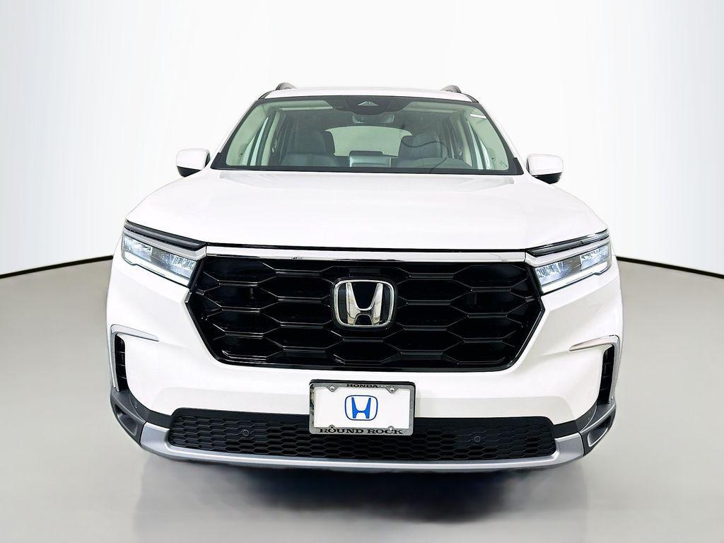 new 2025 Honda Pilot car, priced at $52,280