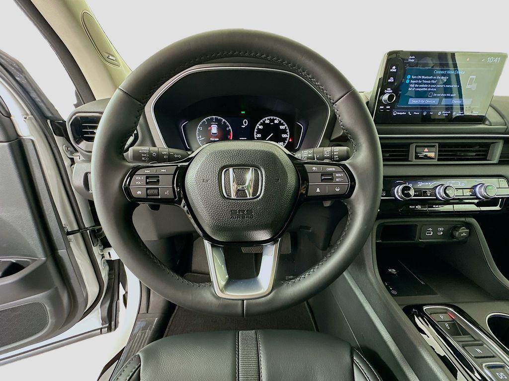 new 2025 Honda Pilot car, priced at $52,280