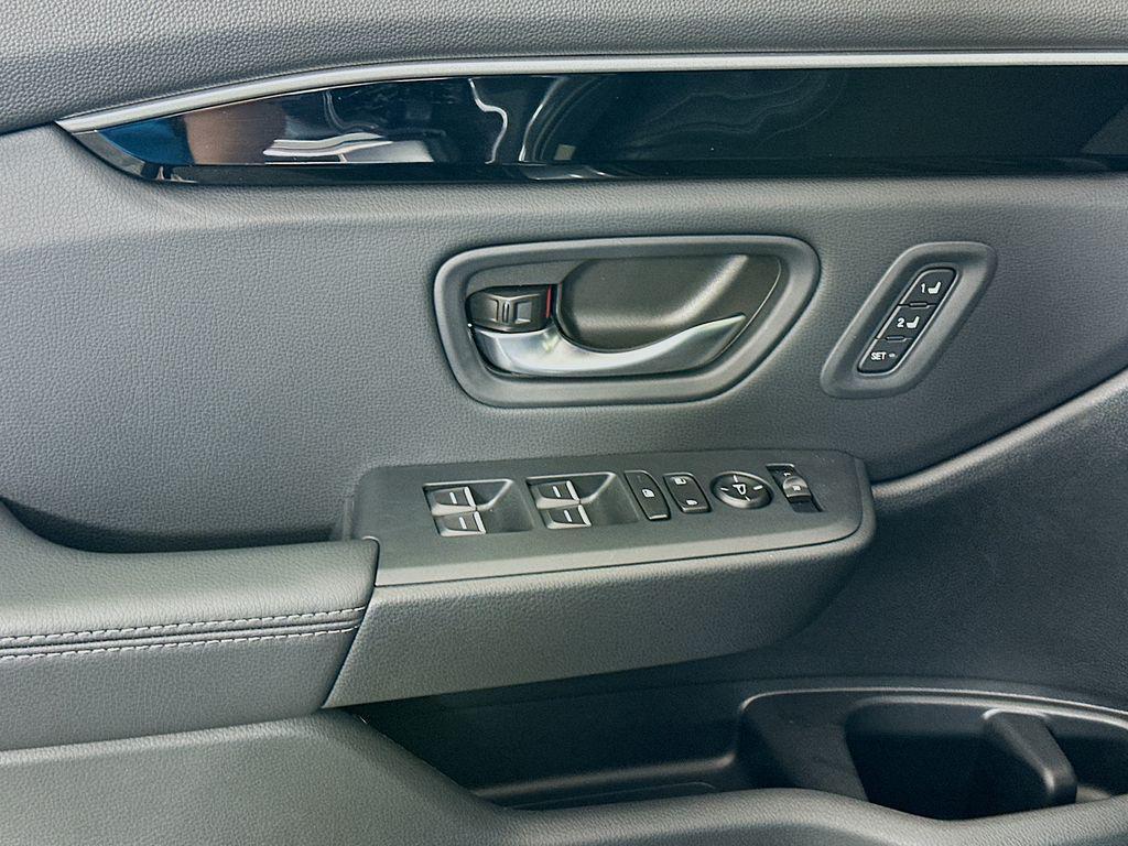 new 2025 Honda Pilot car, priced at $47,095