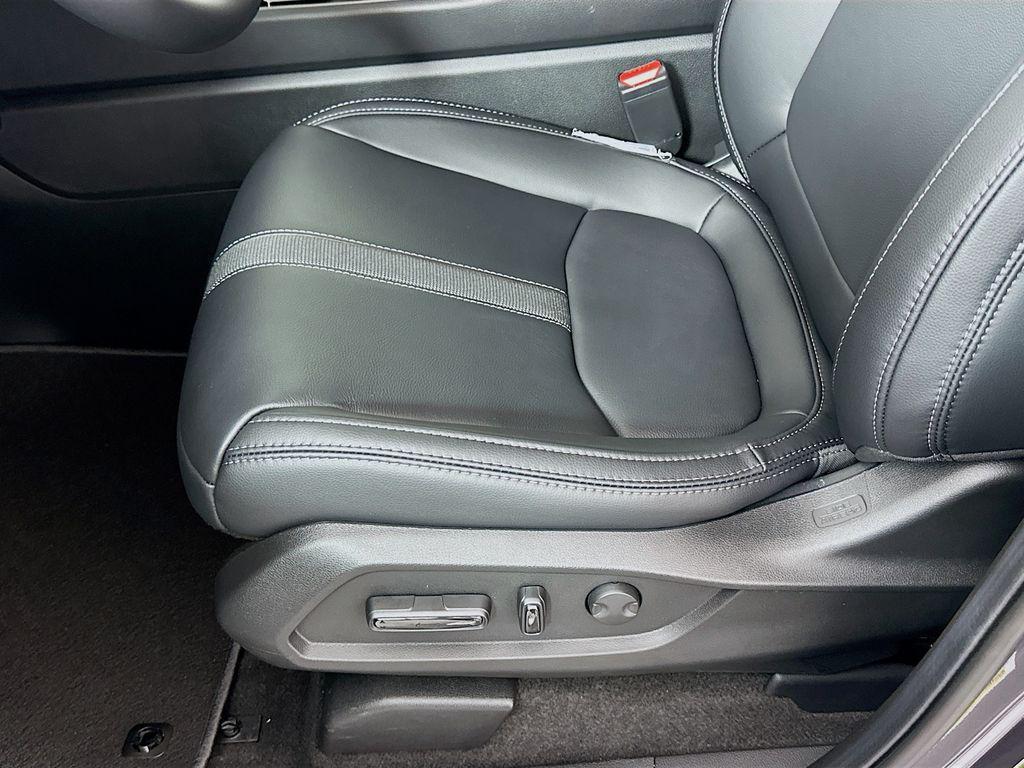 new 2025 Honda Pilot car, priced at $47,095