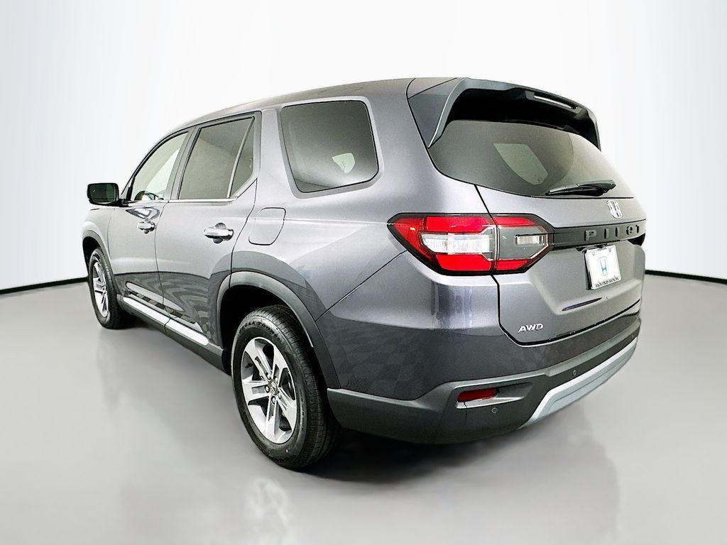 new 2025 Honda Pilot car, priced at $47,095
