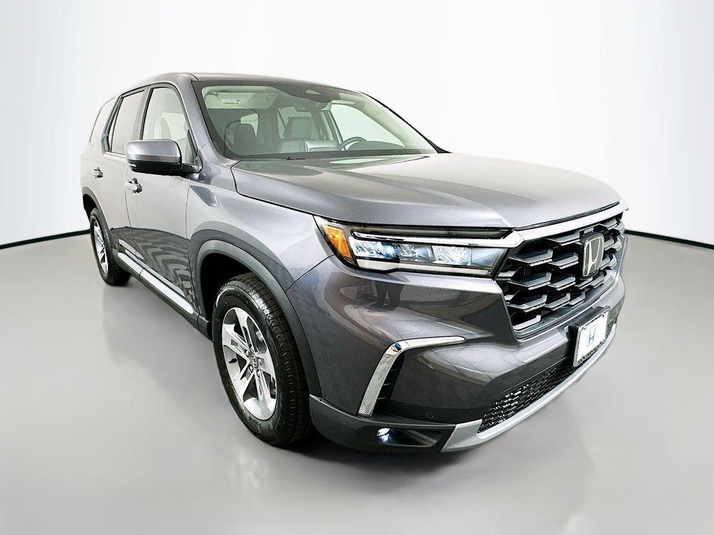 new 2025 Honda Pilot car, priced at $47,095
