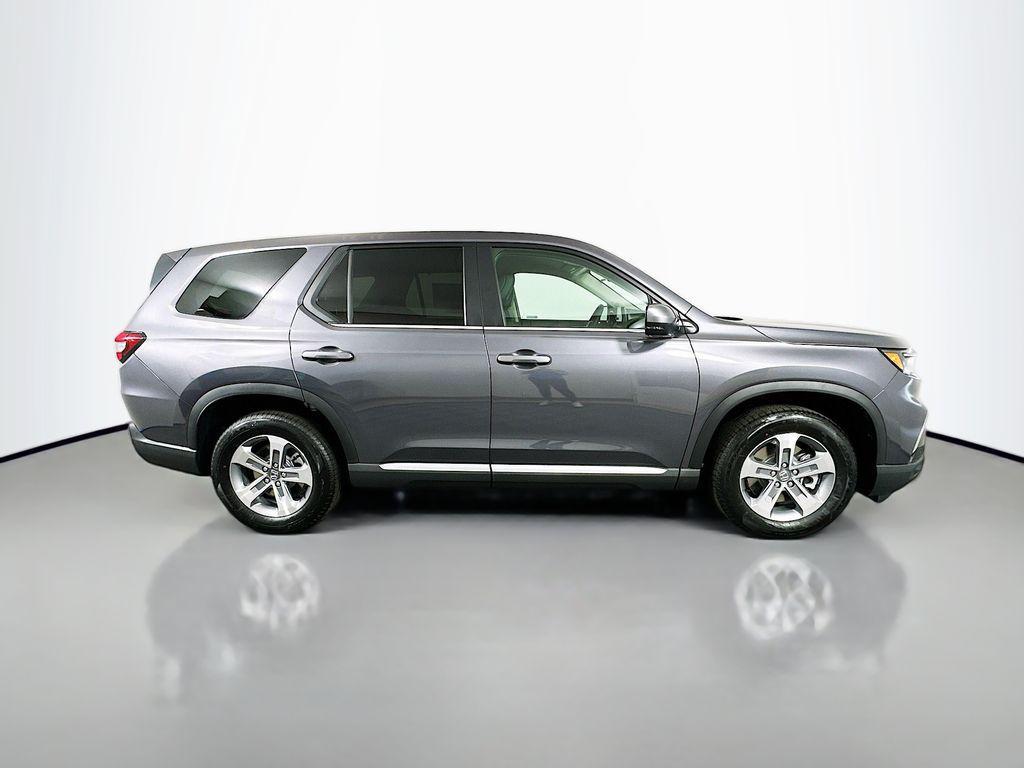 new 2025 Honda Pilot car, priced at $47,095