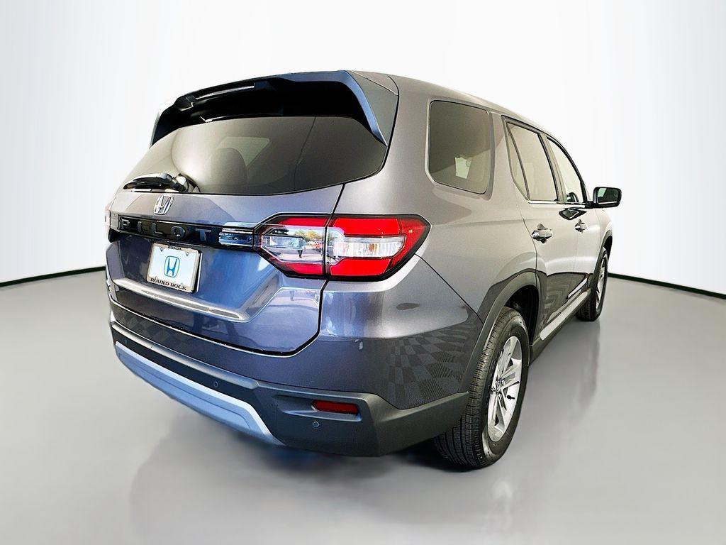 new 2025 Honda Pilot car, priced at $47,095