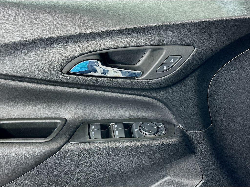 used 2022 Chevrolet Equinox car, priced at $18,800