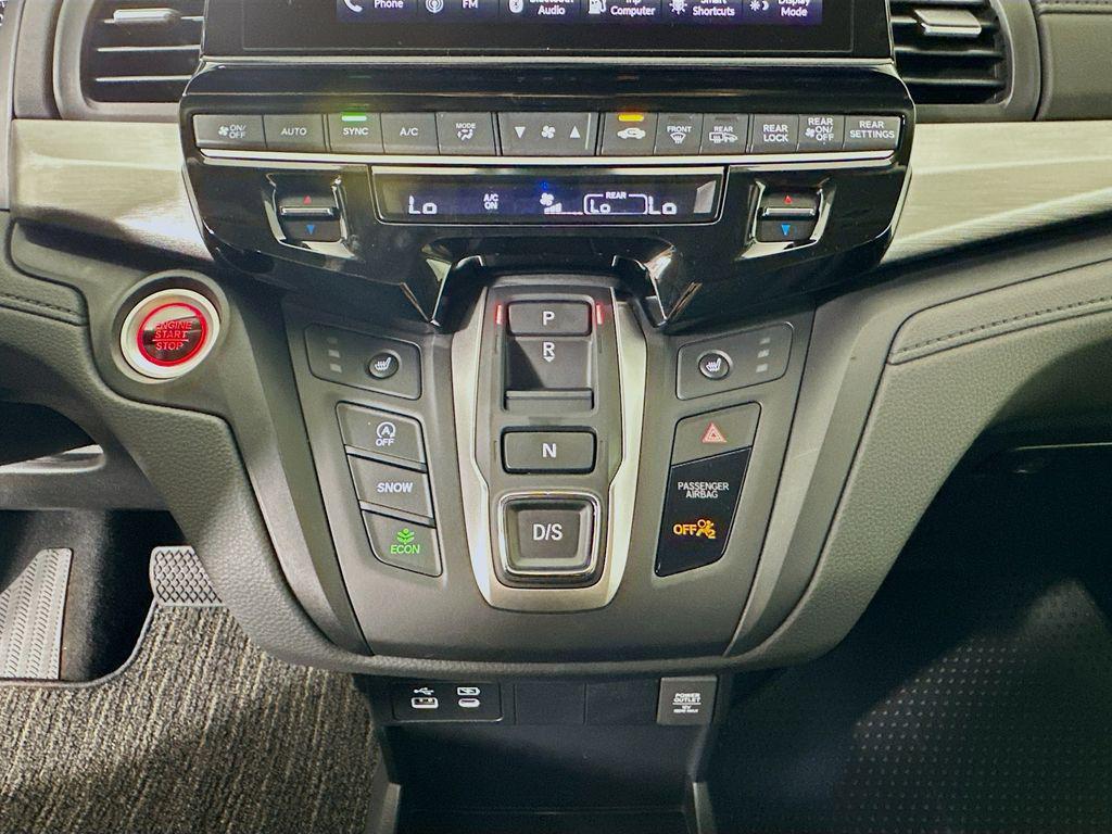 new 2026 Honda Odyssey car, priced at $44,290
