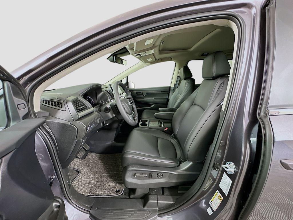 new 2026 Honda Odyssey car, priced at $44,290