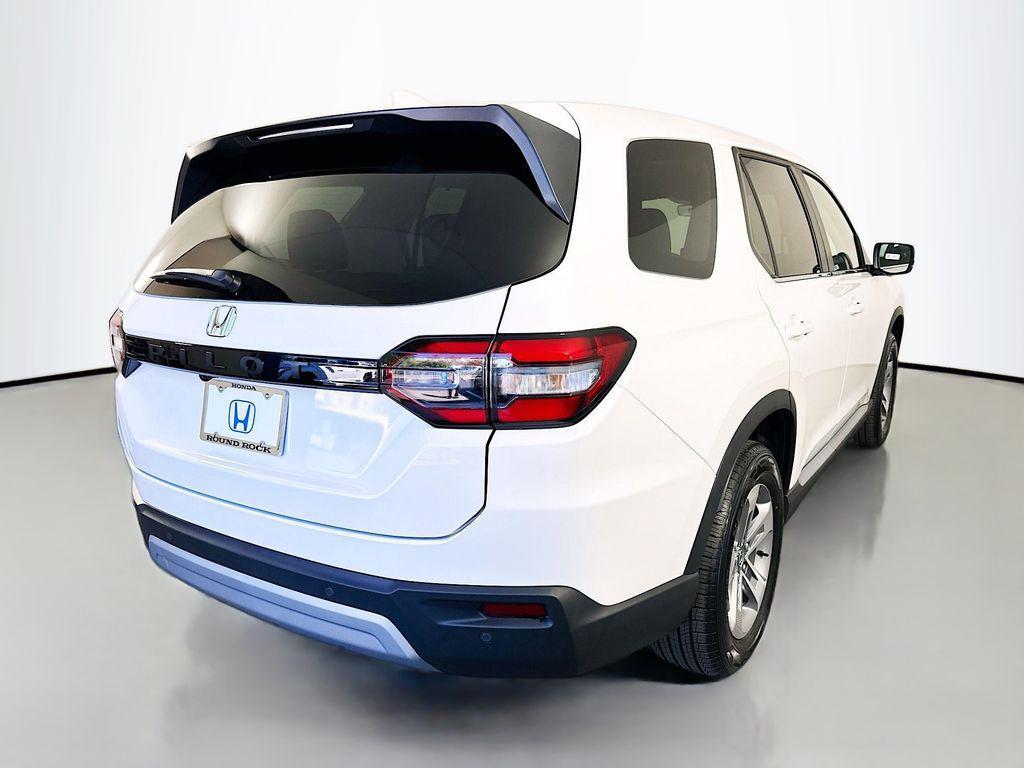 new 2025 Honda Pilot car, priced at $45,450