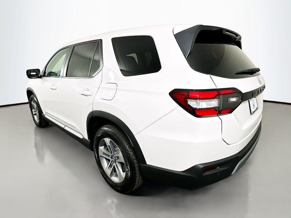 new 2025 Honda Pilot car, priced at $45,450