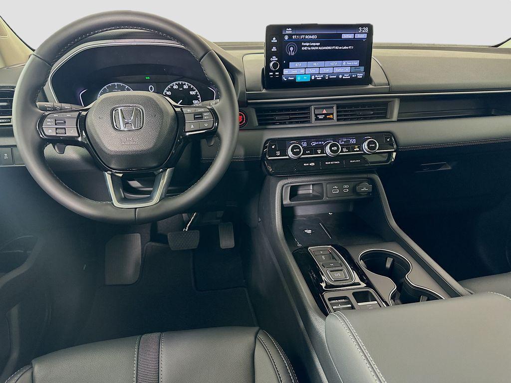 new 2025 Honda Pilot car, priced at $45,450