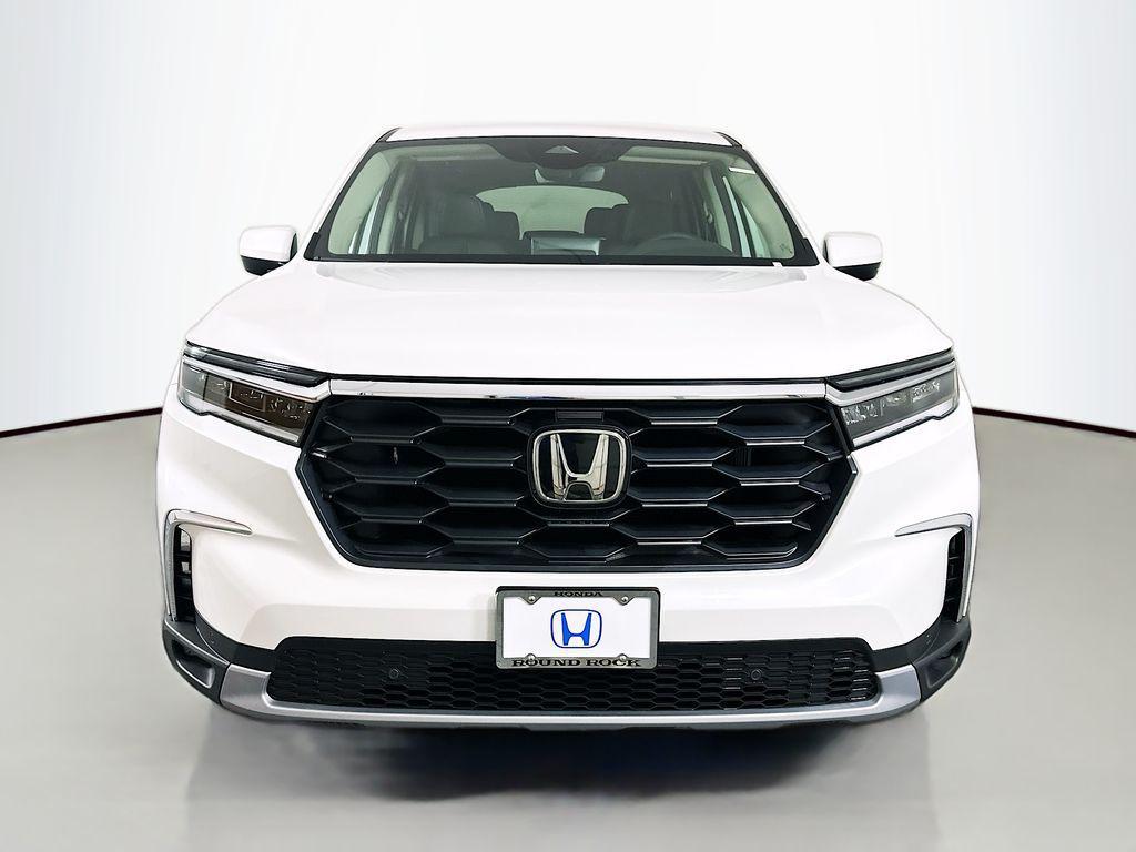 new 2025 Honda Pilot car, priced at $45,450
