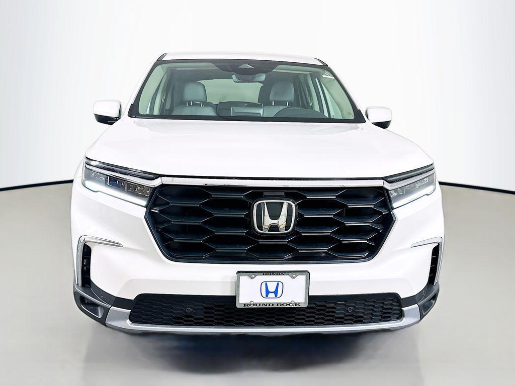 new 2025 Honda Pilot car, priced at $45,450