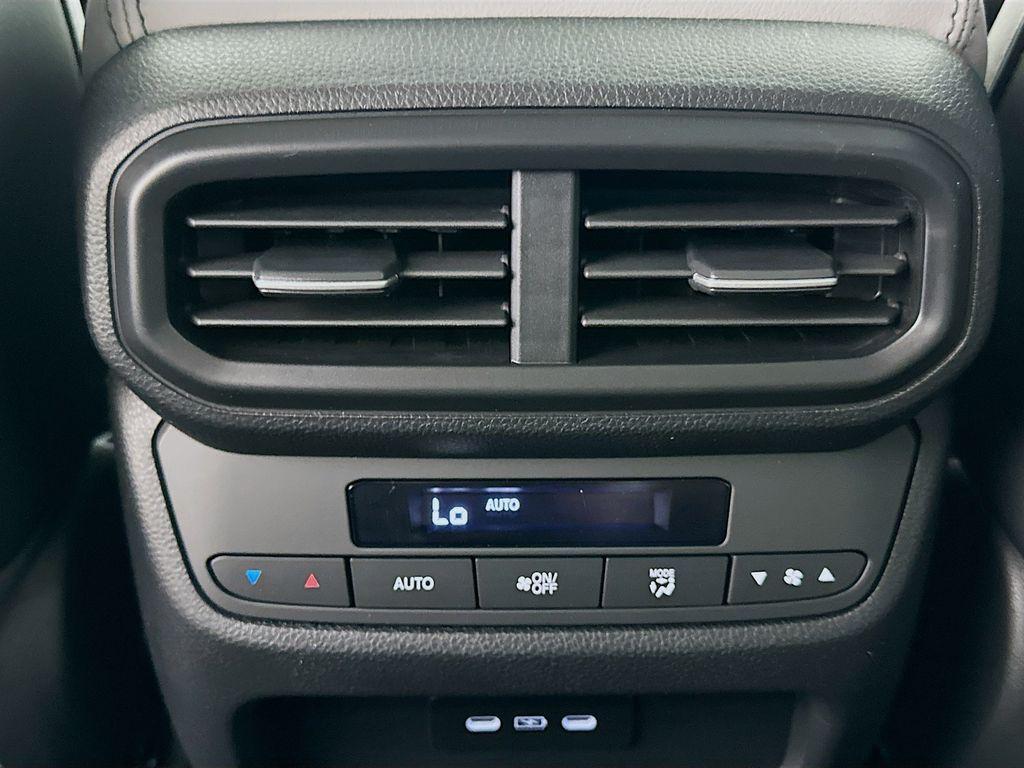 new 2025 Honda Pilot car, priced at $45,450