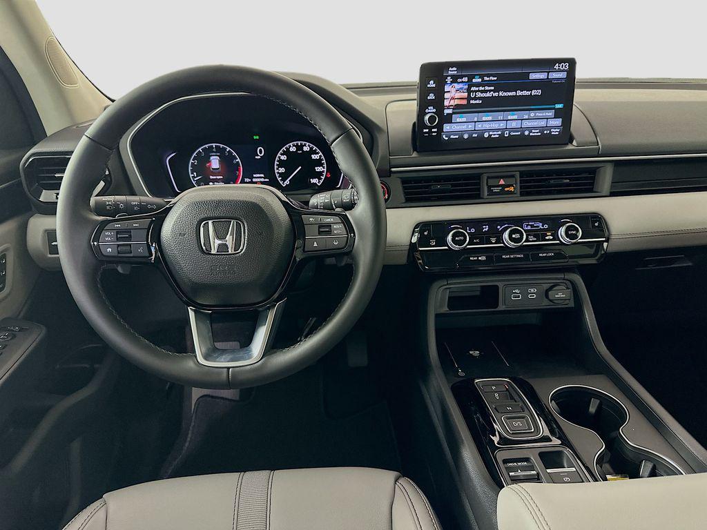 new 2025 Honda Pilot car, priced at $45,450