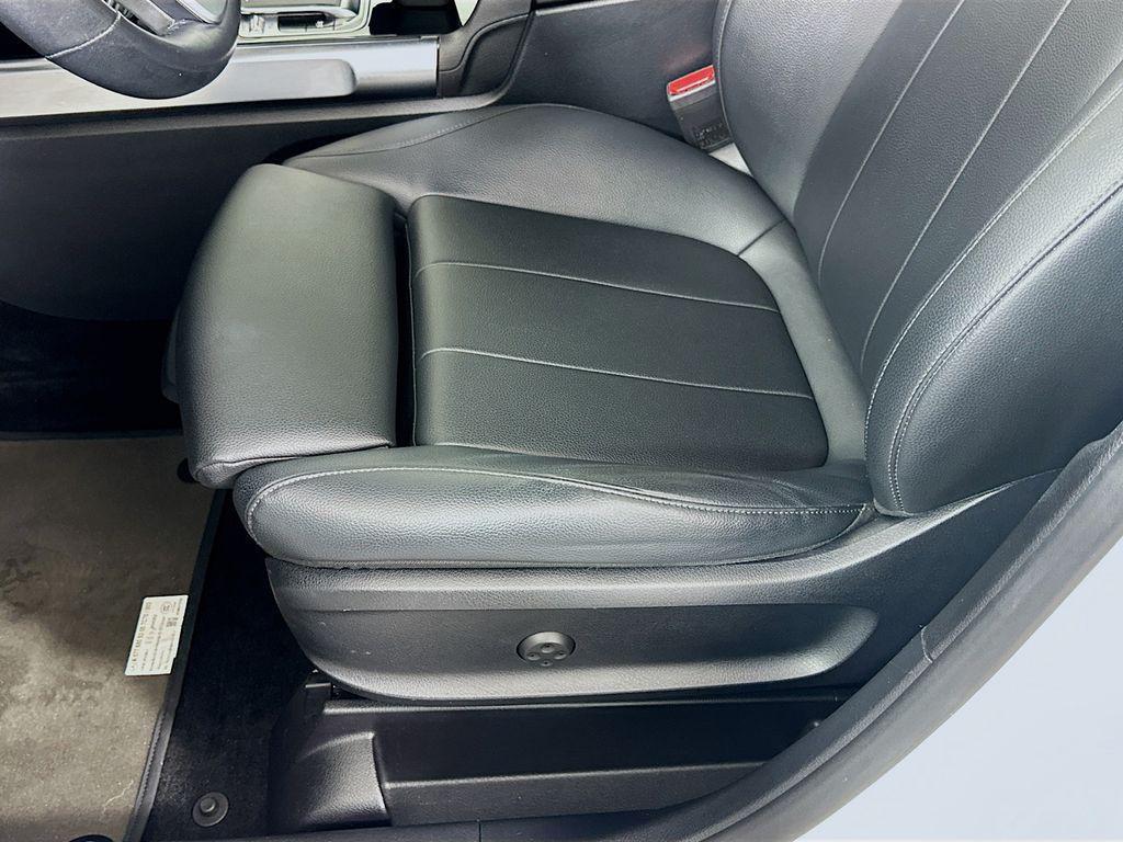 used 2020 Mercedes-Benz GLB 250 car, priced at $23,000