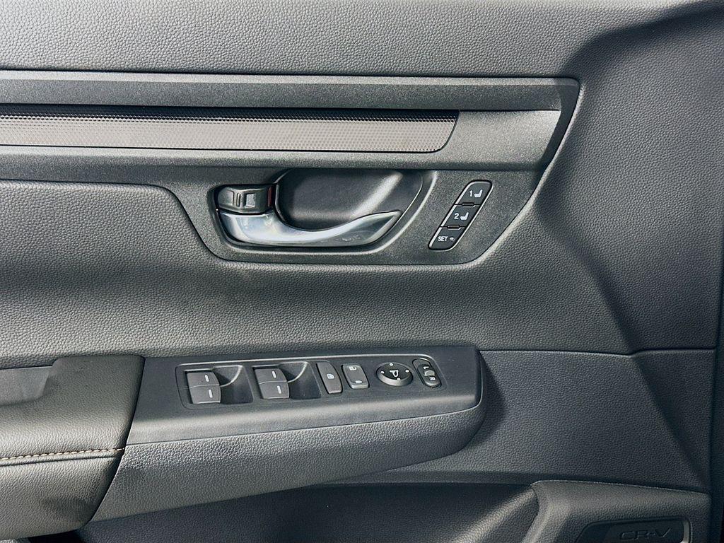 new 2026 Honda CR-V Hybrid car, priced at $40,175