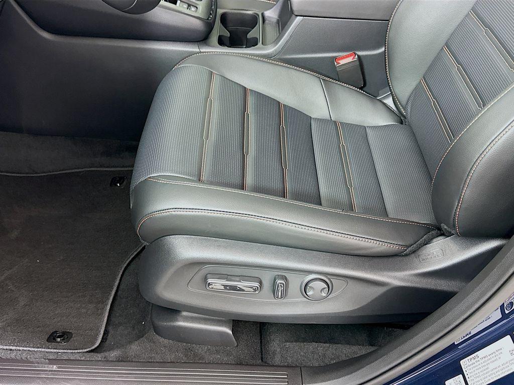 new 2026 Honda CR-V Hybrid car, priced at $40,175