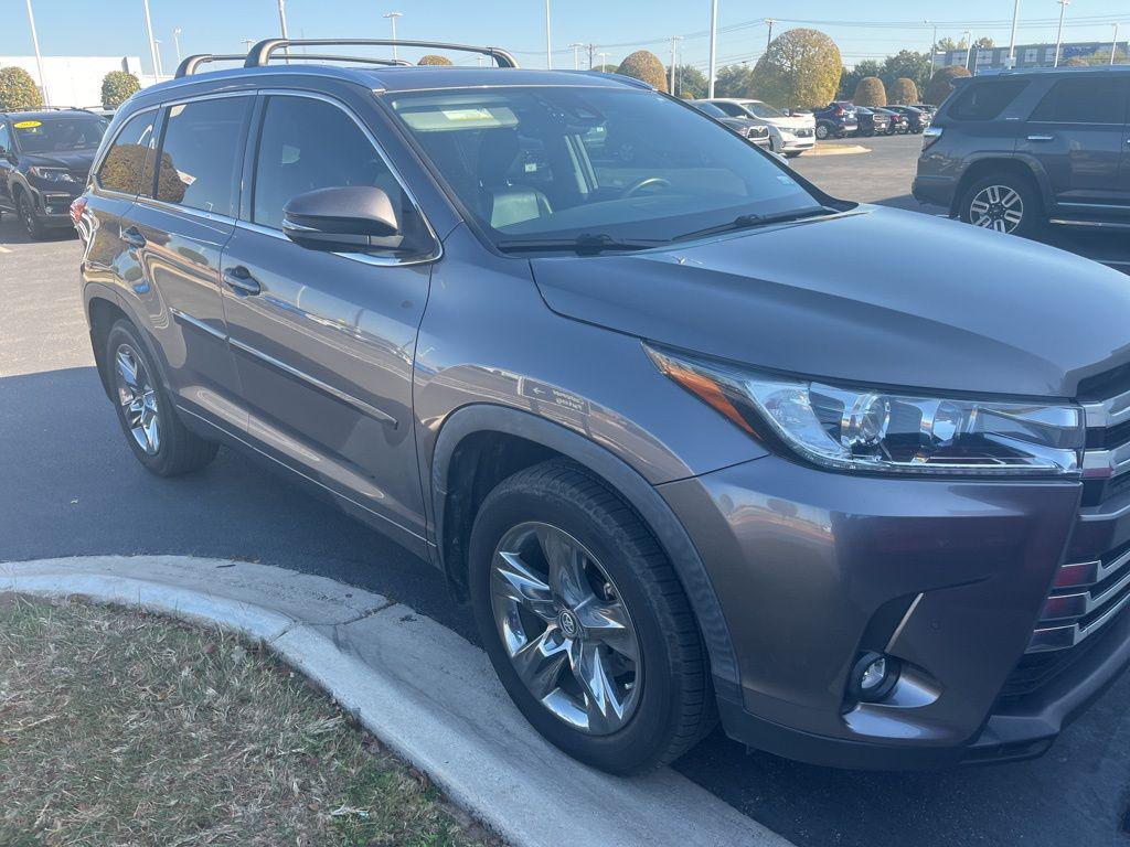 used 2019 Toyota Highlander car, priced at $28,000