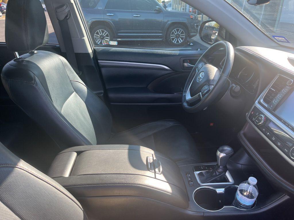 used 2019 Toyota Highlander car, priced at $28,000