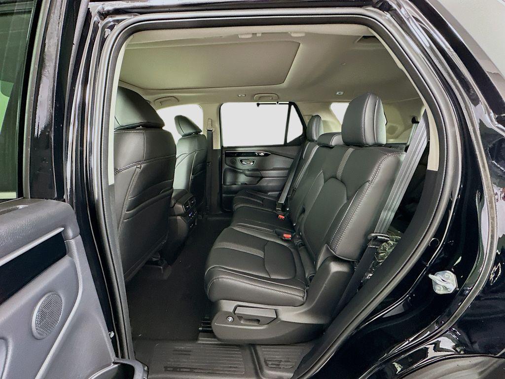 new 2025 Honda Pilot car, priced at $52,995