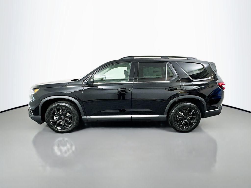 new 2025 Honda Pilot car, priced at $52,995