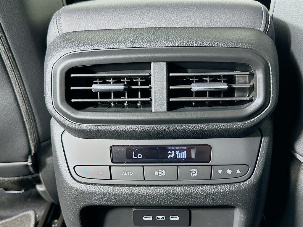 new 2025 Honda Pilot car, priced at $53,800