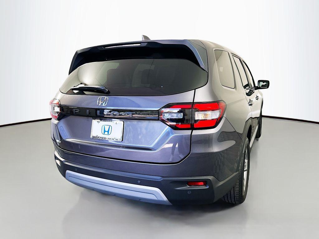 new 2025 Honda Pilot car, priced at $47,095