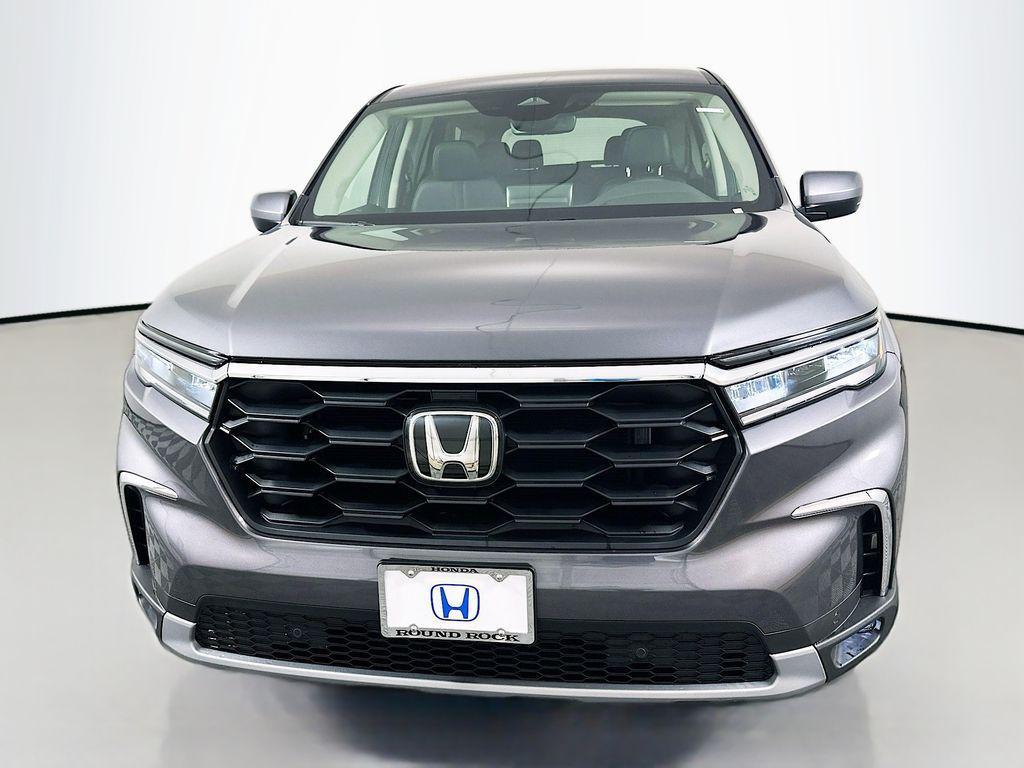 new 2025 Honda Pilot car, priced at $47,095