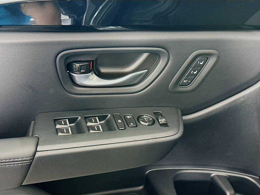 new 2025 Honda Pilot car, priced at $47,095